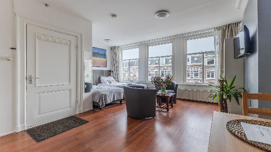 Albert Cuyp III B studio Amsterdam